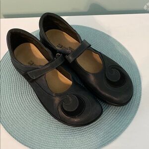 Naot Dark Grey/Navy Leather Mary Jane Shoes with Swirl Design